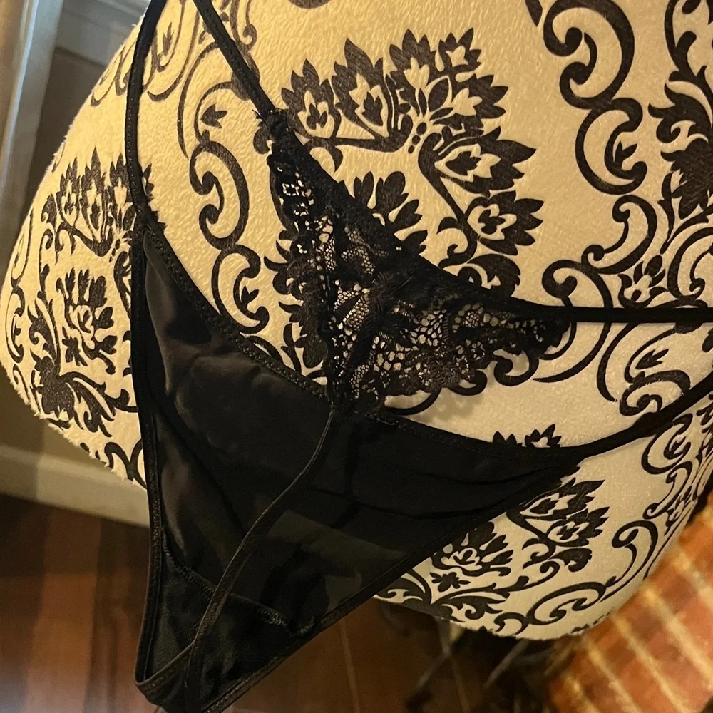 intimissimi Black Thong Panty - Picture 3 of 5